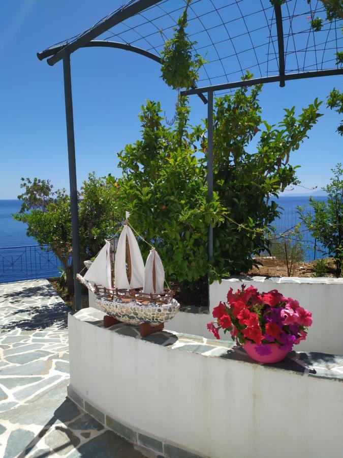 Korasida Blue Coast Apartment Akhladherí Екстериор снимка