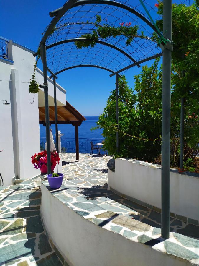 Korasida Blue Coast Apartment Akhladherí Екстериор снимка