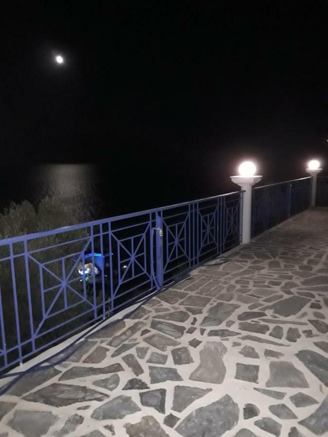Korasida Blue Coast Apartment Akhladherí Екстериор снимка