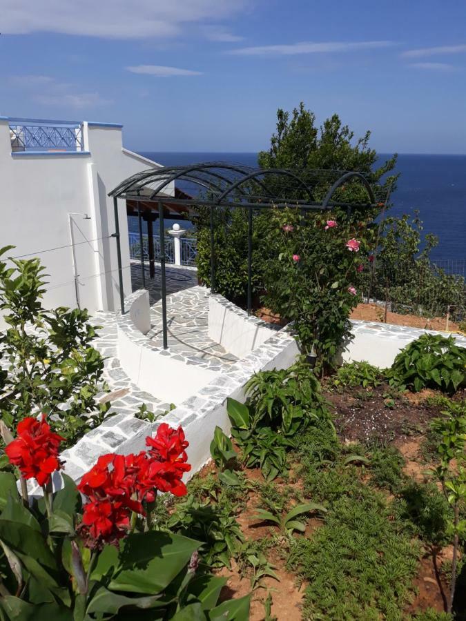 Korasida Blue Coast Apartment Akhladherí Екстериор снимка